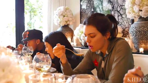 Khloe kardashian rob thanksgiving 07
