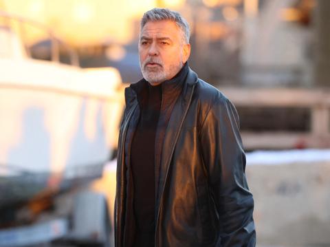 george clooney matthew perry wasnt happy friends sitcom