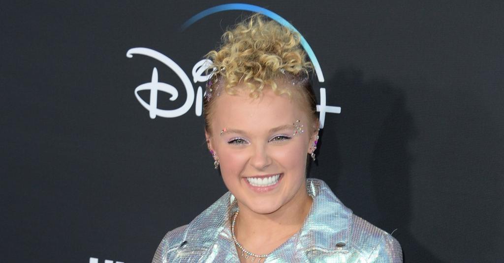 JoJo Siwa Attends Red Carpet After Candace Cameron Bure Feud: Photos