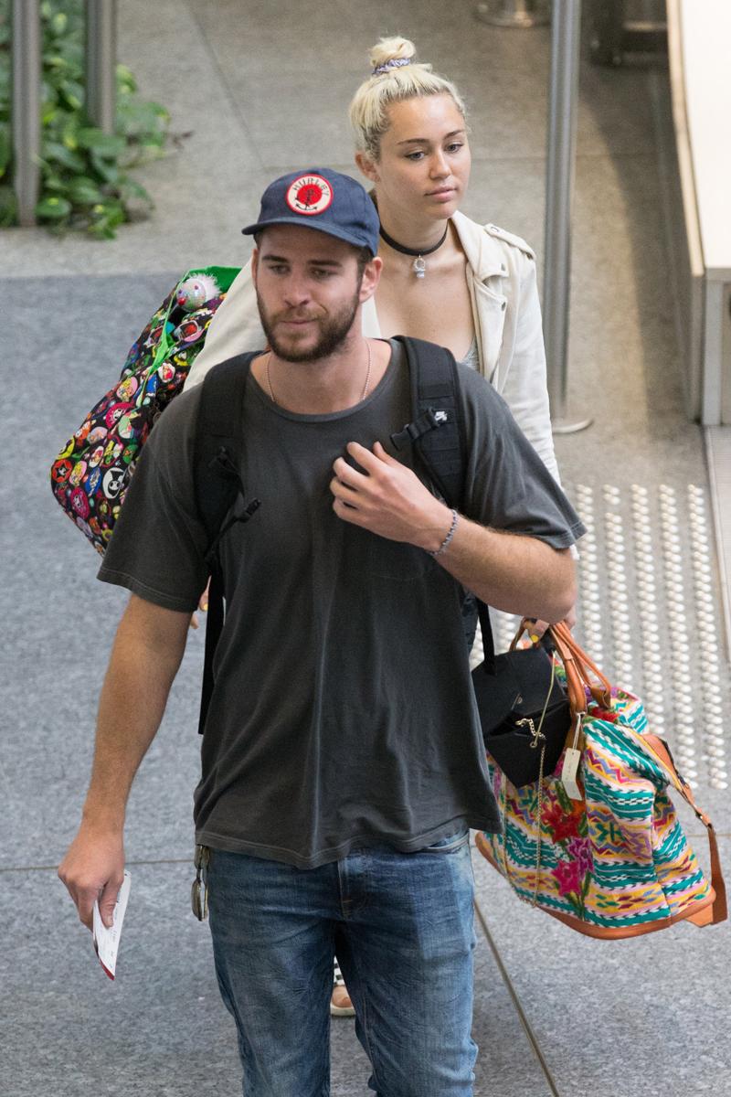 miley cyrus liam hemsworth engaged wedding plans