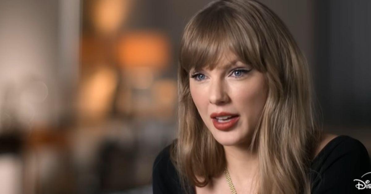 image of Taylor Swift prepared handwritten bonus letters for her Eras Tour dancers.