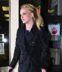 2011__01__FP_6474610_Spears_Britney_FP8_010711 218×300.jpg