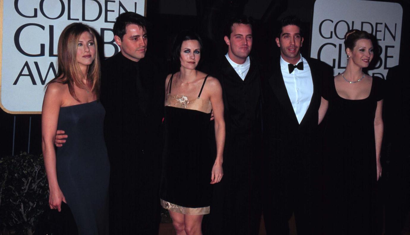 courteney cox lisa kudrow reunite matthew perry memoir