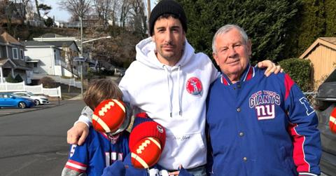 Photo of Jason Biggs with his kids
