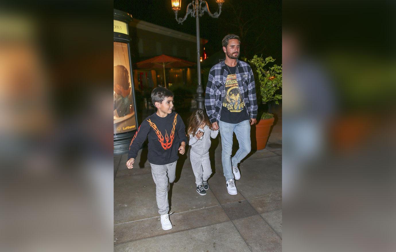 *EXCLUSIVE* Scott Disick crabs ice cream with his kids at Menchie&#8217;s