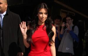 2011__04__kim_kard1 300×189.jpg