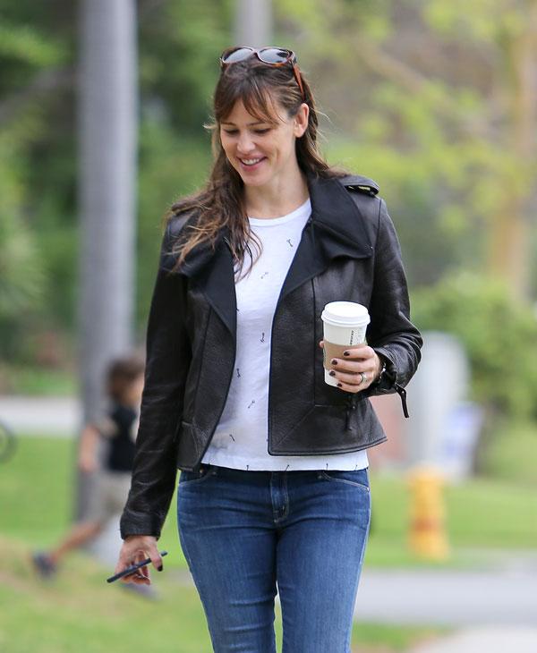 Jennifer garner walking