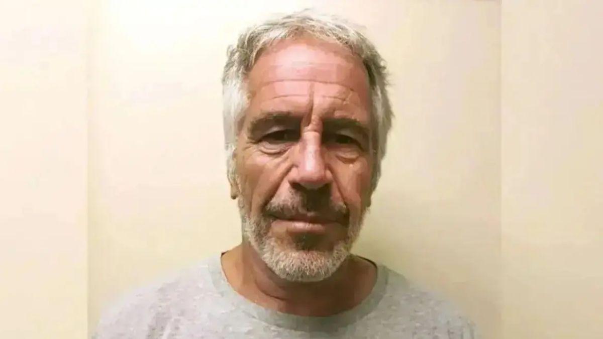 image of 'I have been caught up in a severe marital dispute between Melinda and Bill,' the late s-- offender wrote in email drafts to himself.