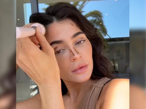 kylie jenner fans face different natural changed watch