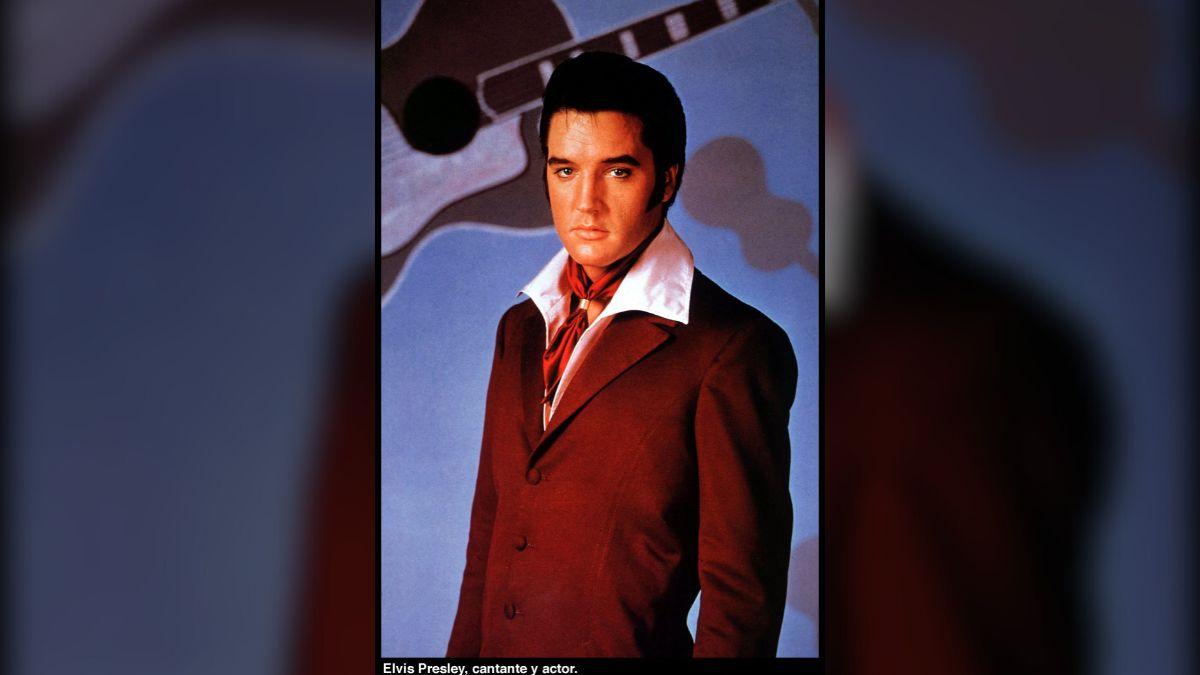 Photo of Elvis Presley.