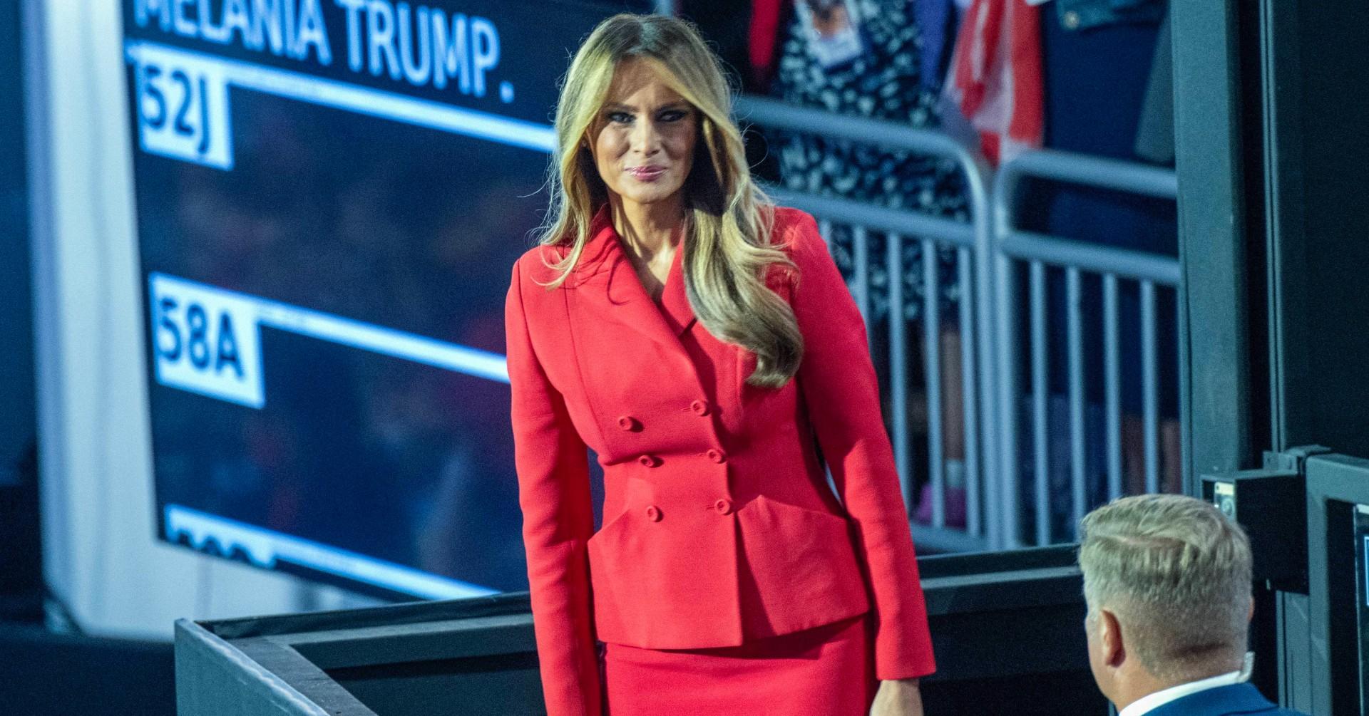 wheres melania donald trump wife remains missing campaign trail