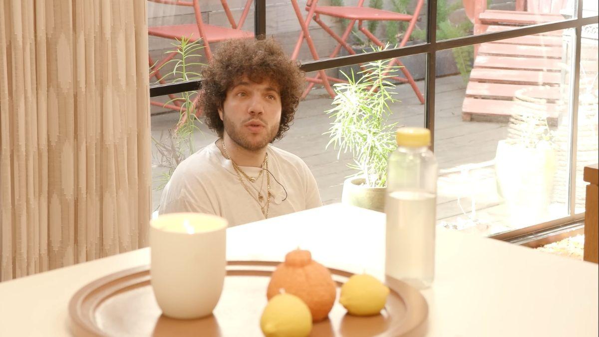Image of Benny Blanco said he just wanted to know how much people usually tip while paying the bill at diners.