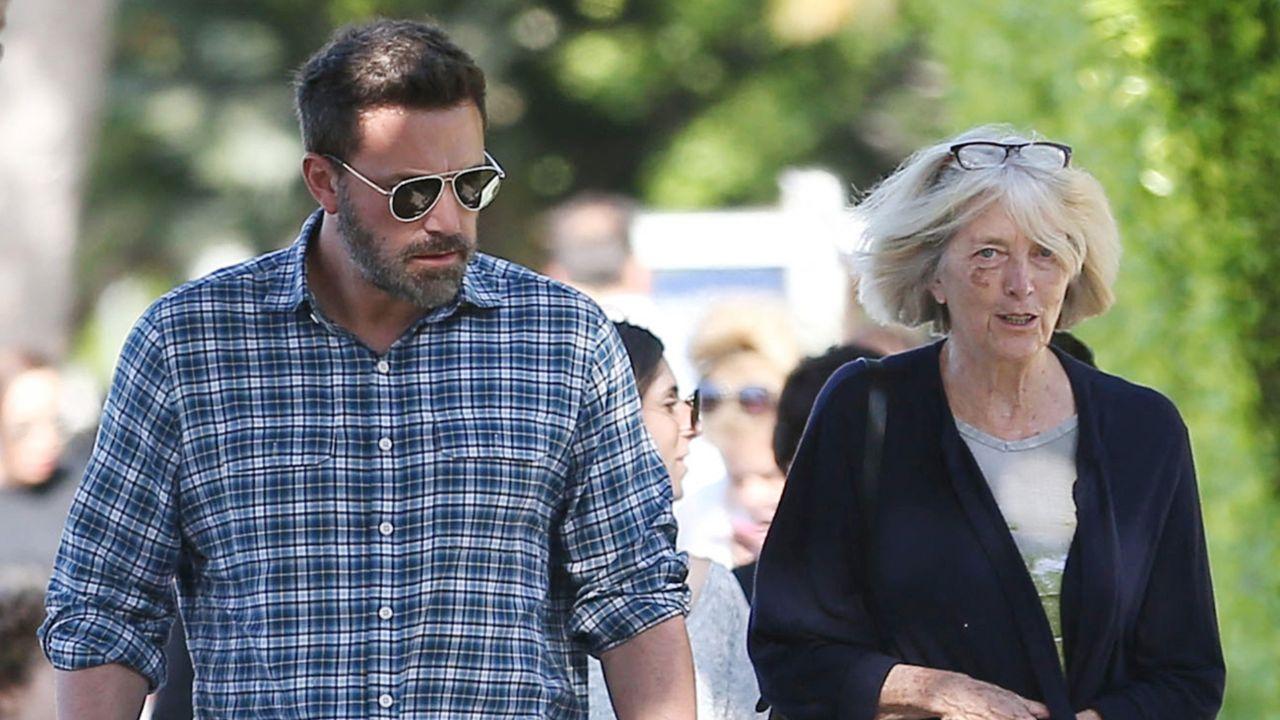 Image of Ben Affleck and his mother Chris Affleck.