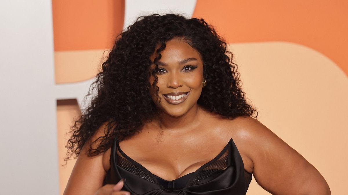 image of The singer cut off her shoulder-length black locks for the new year.