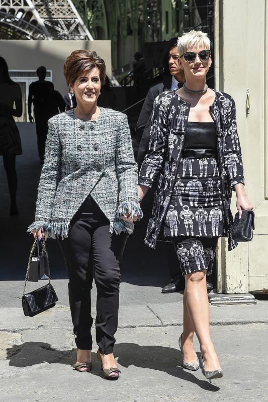 Katy Perry brings her mom to the Chanel Fashion Show