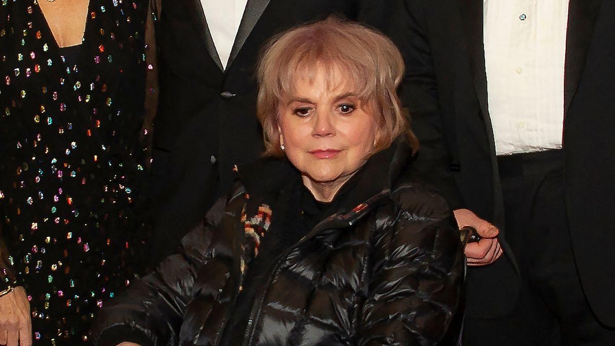 jim carrey dating history from linda ronstadt to min ah