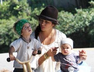 2011__02__Levi_McConaughey_Feb11_1 300&#215;230.jpg