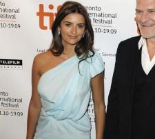 2009__09__full_broken_embraces_premiere_7_wenn2569058 225×202.jpg