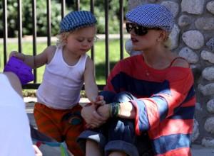 2011__01__Gwen_Stefani_Jan18_94m 300×220.jpg