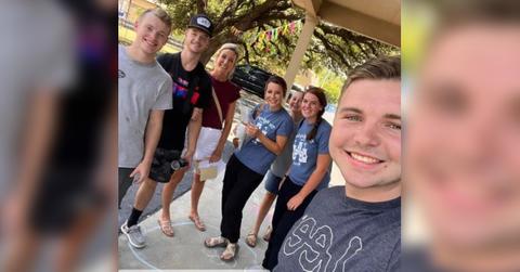 josh duggars daughter mackynzie spotted other duggars