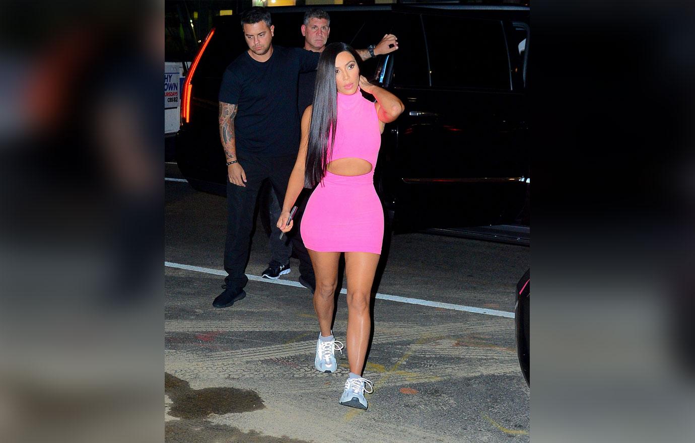 Kim pinkdress