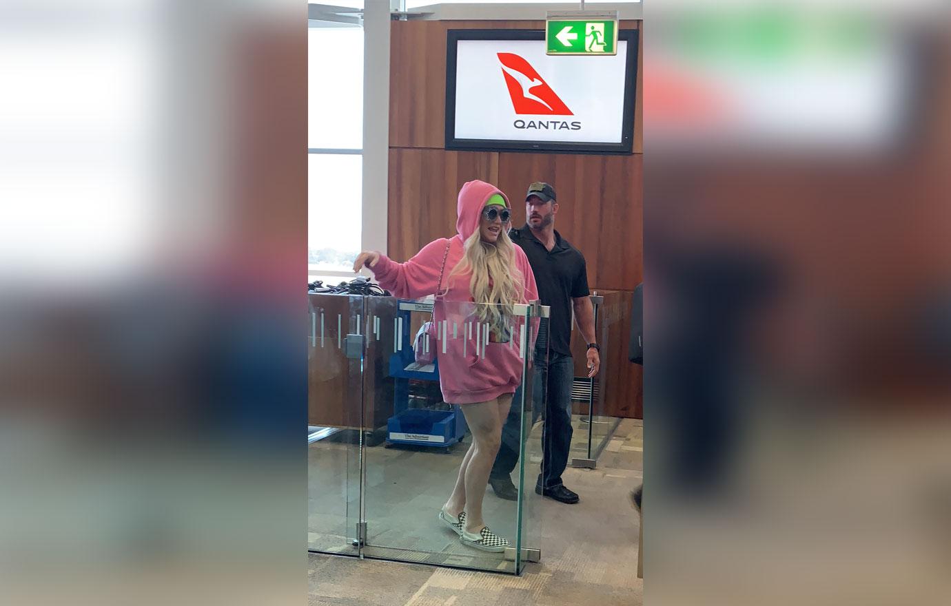 EXCLUSIVE: Kesha arriving at Adelaide Airport