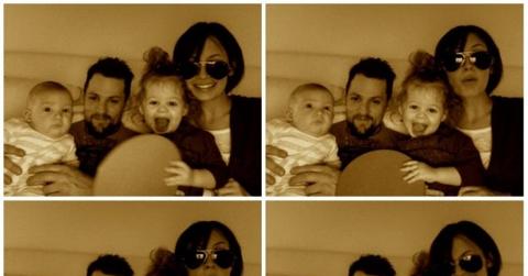 2009__12__nicole richie joel madden harlow sparrow family photo booth 1209094 780×589 560×422.jpg