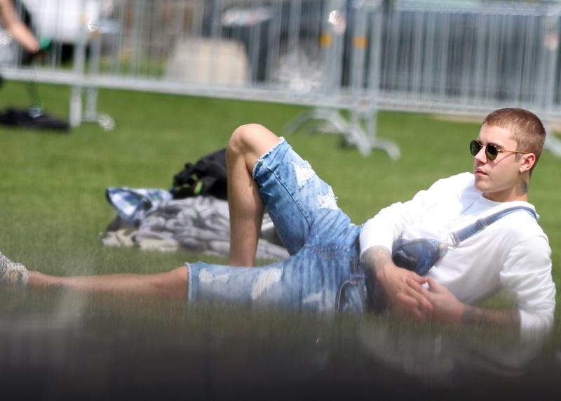 EXCLUSIVE: Justin Bieber takes it easy in Ottawa, Canada.