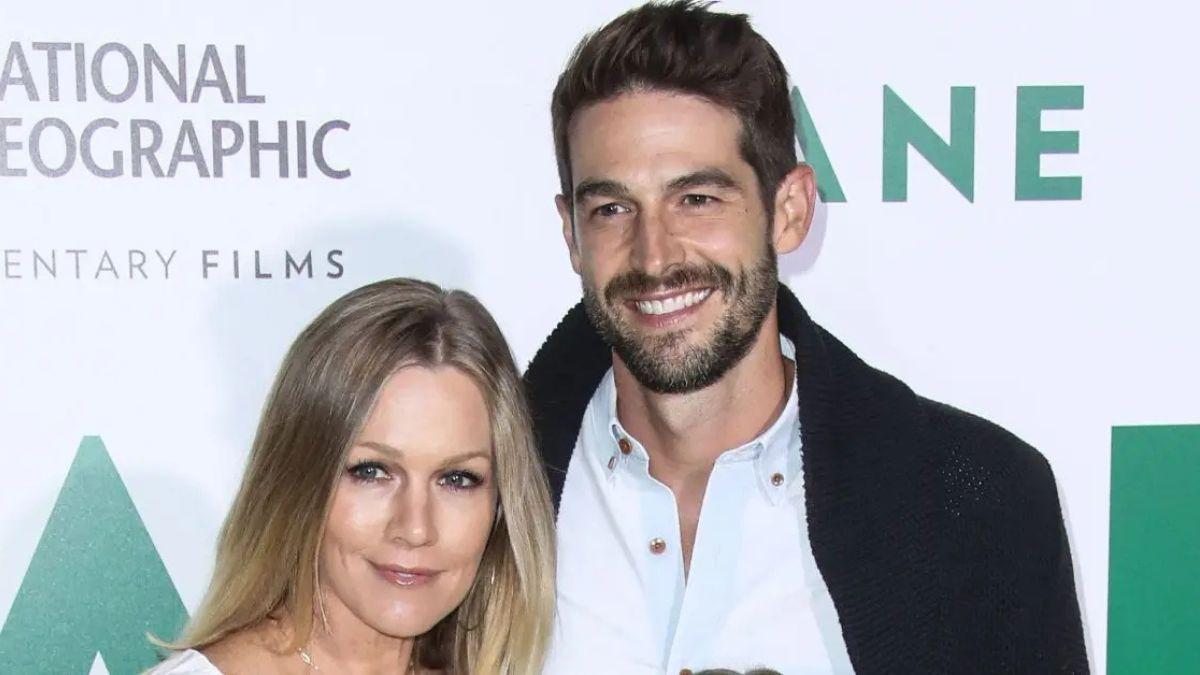 Photo of Jennie Garth and Dave Abrams wed in 2015.