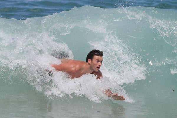 Scott eastwood shirtless beach photos 06