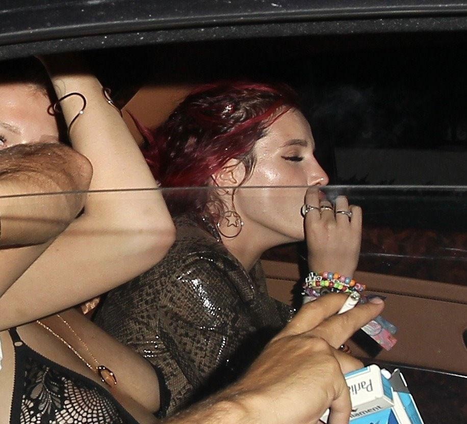 Scott disick bella thorne smoking drinking 07