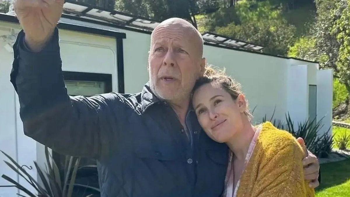 image of Bruce Willis’ face lights up whenever he sees his granddaughter.