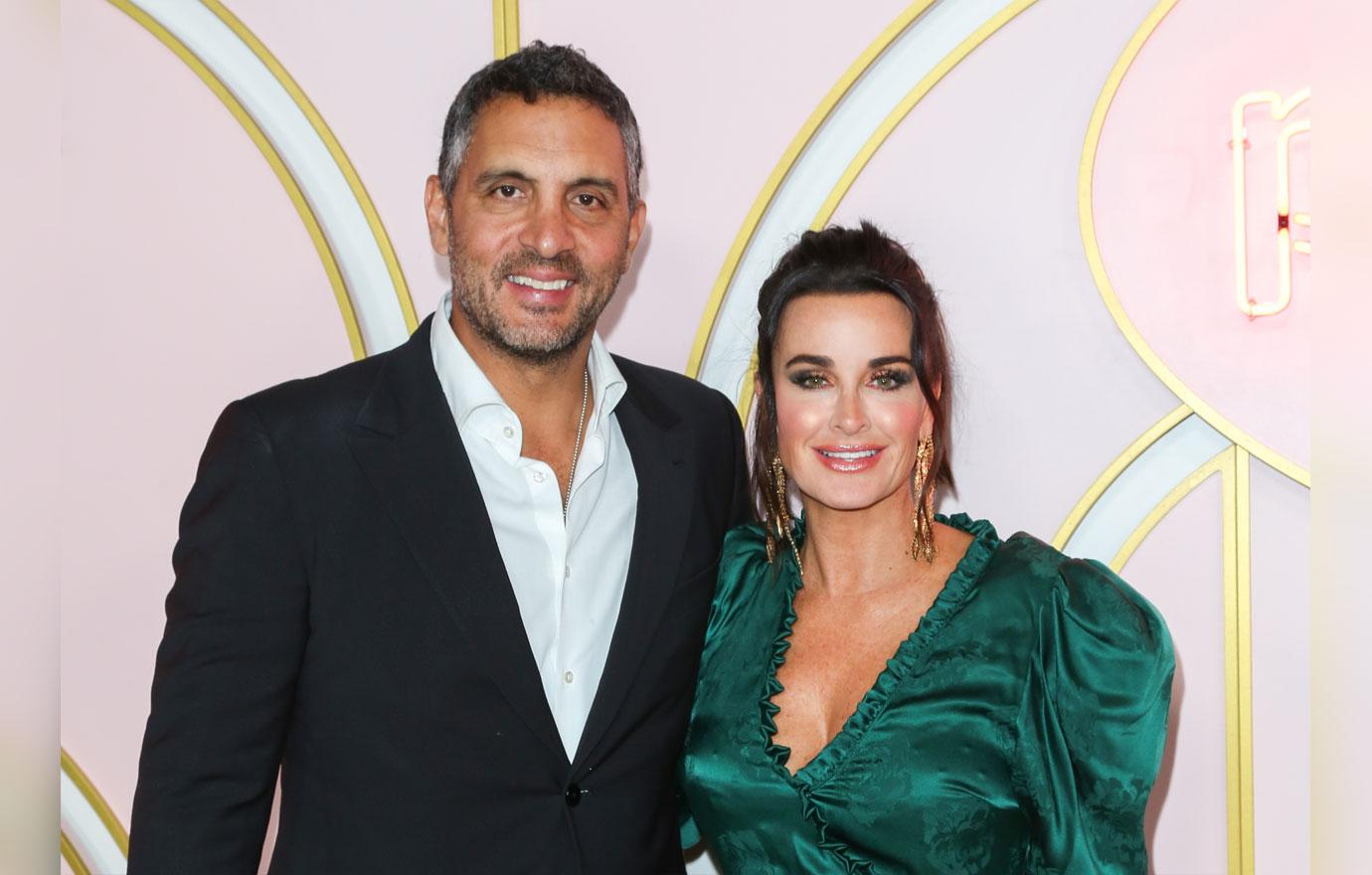 RHOBH's Kyle Richards looks unrecognizable as she poses with husband  Mauricio in sweet throwback from their twenties – The US Sun