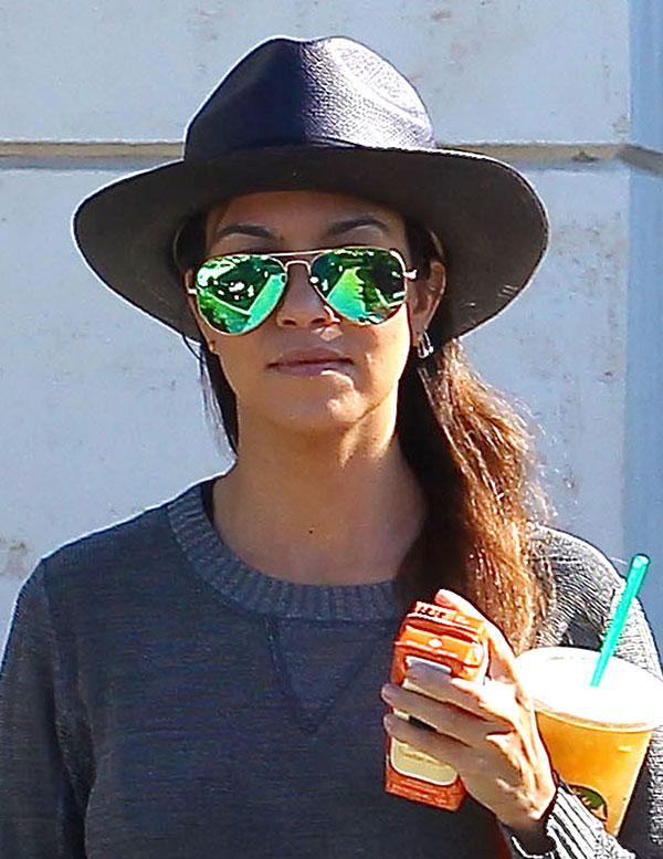 Mirrored sunglasses kourtney kardashian