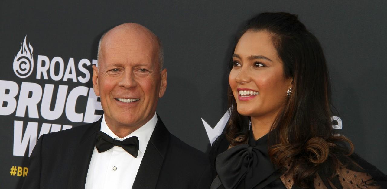 Bruce Willis, Emma Heming's Daughters Decorate Christmas Tree Photos