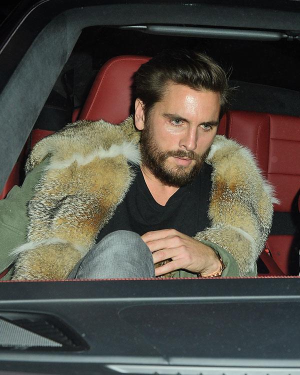 Scott disick drunk dialing kourtney kardashian wants back 03