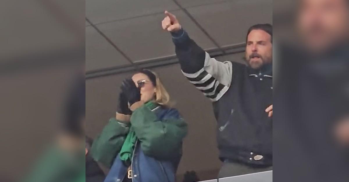 bradley cooper gigi hadid eagles game rz