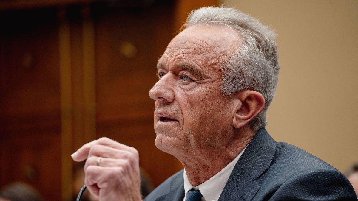 Photo of Robert F. Kennedy Jr.'s appearance at a recent Senate hearing went viral on social media.
