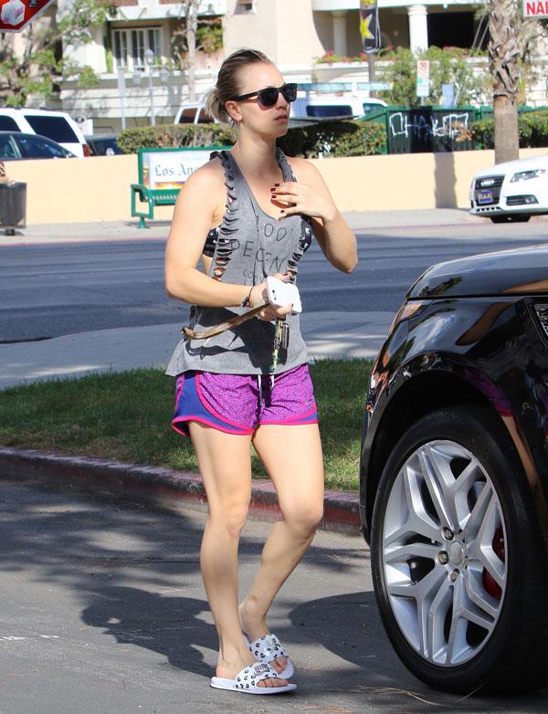 Kaley cuoco workout post divorce 02