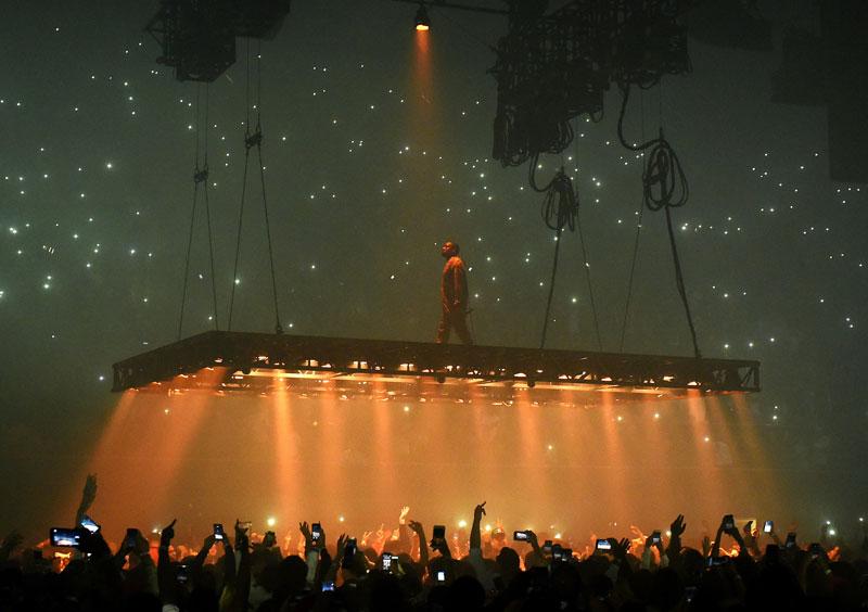 Kanye west rant beyonce jay z end concert walk off stage fans mad 06