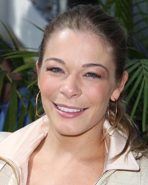 Leann_rimes_oct2.jpg