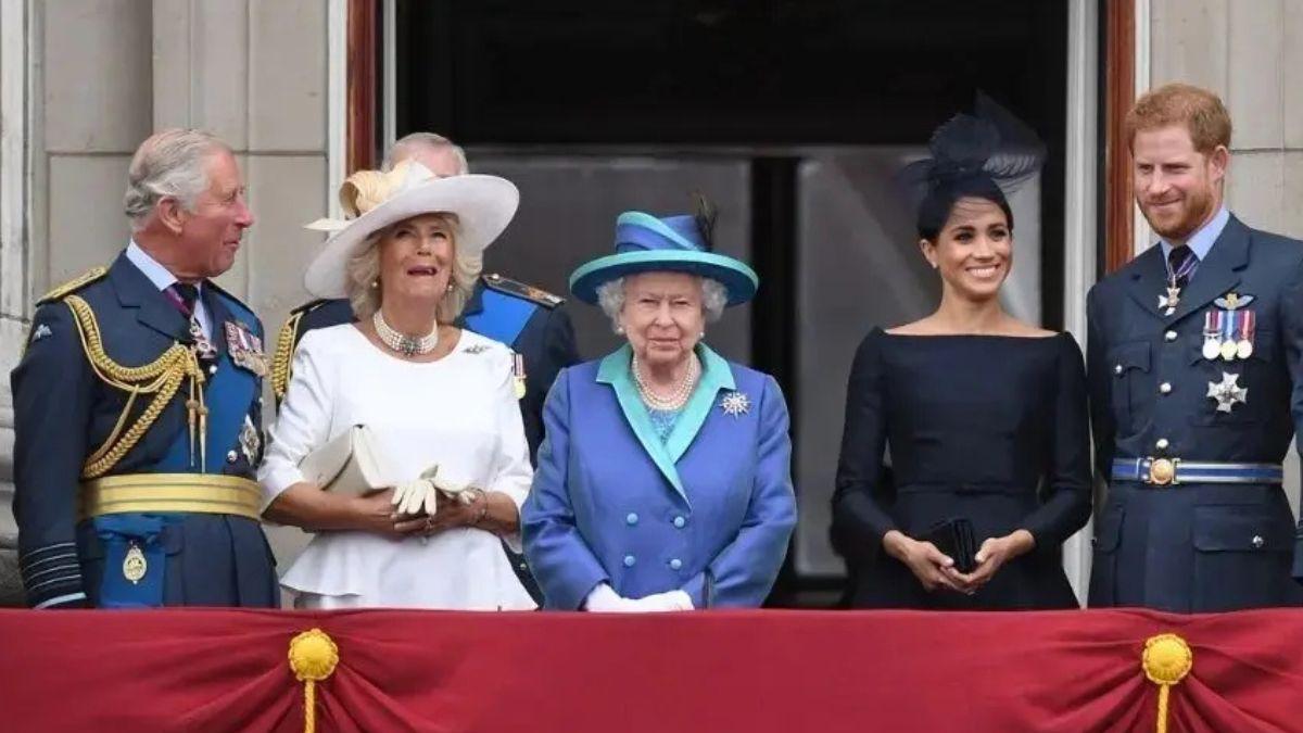 image of royal family