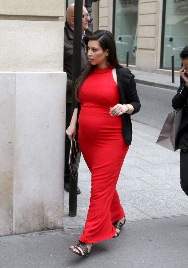 Kim kardashian pregnant 03