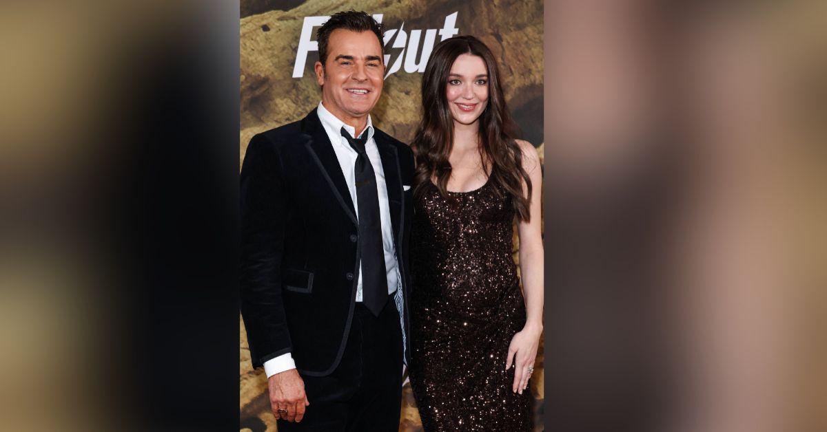 Image of Nicole Brydon Bloom showcased her baby bump.