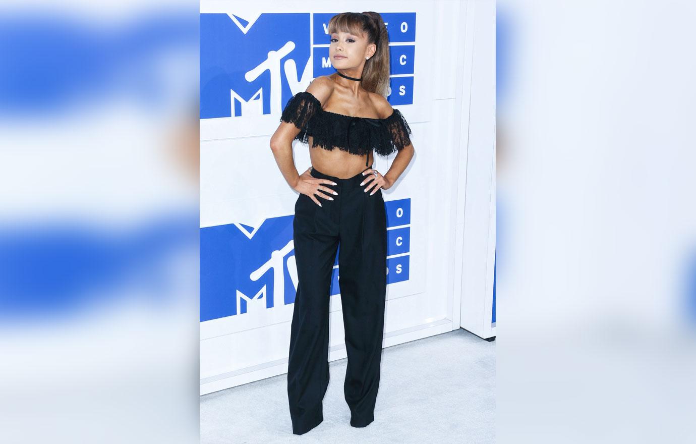 Ariana grande in all black at vmas