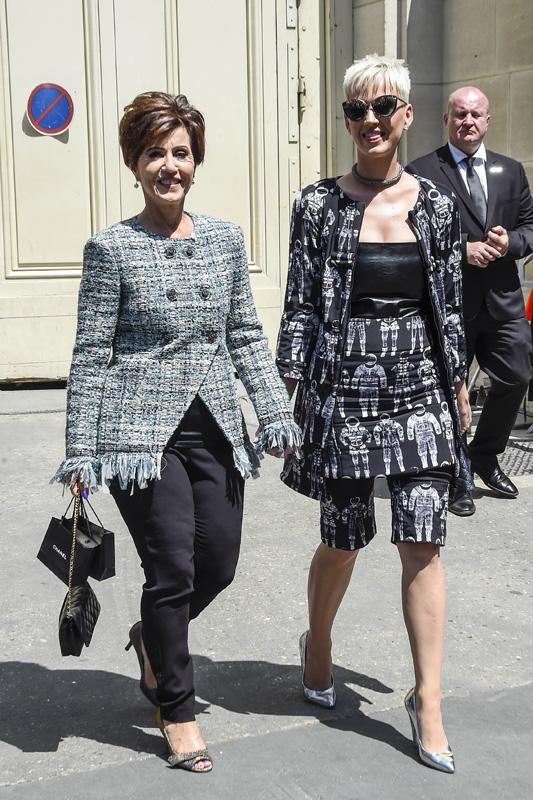 Katy Perry brings her mom to the Chanel Fashion Show