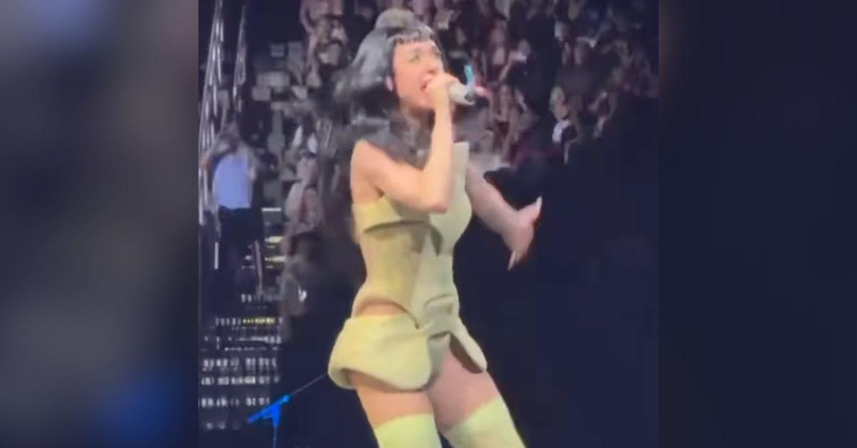 katy perry claps back haters cant dance sassy concert moment watch