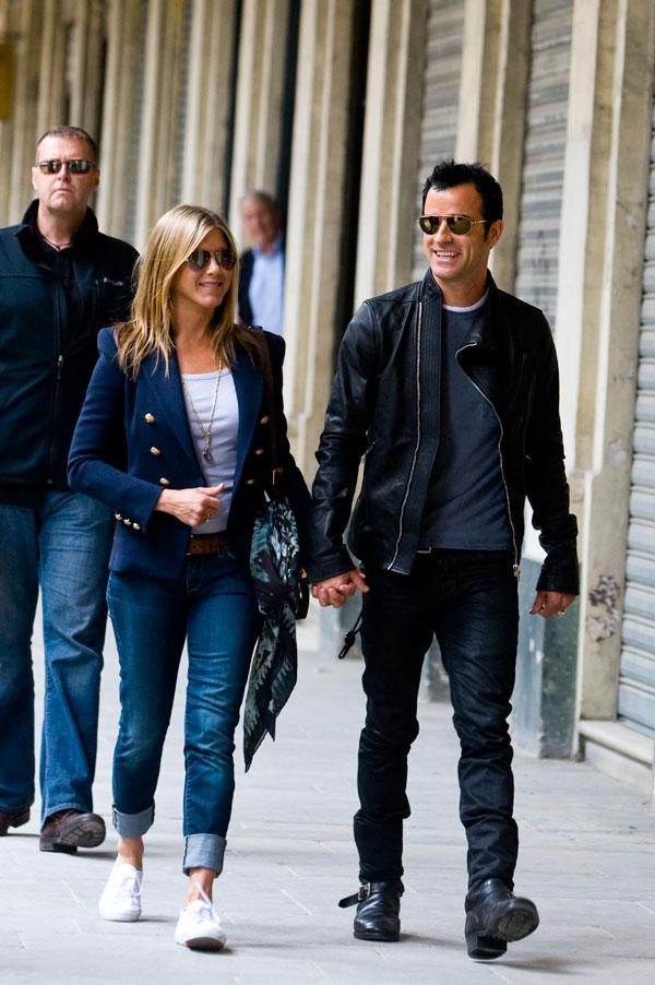 Jennifer aniston justin therouz wedding details revealed