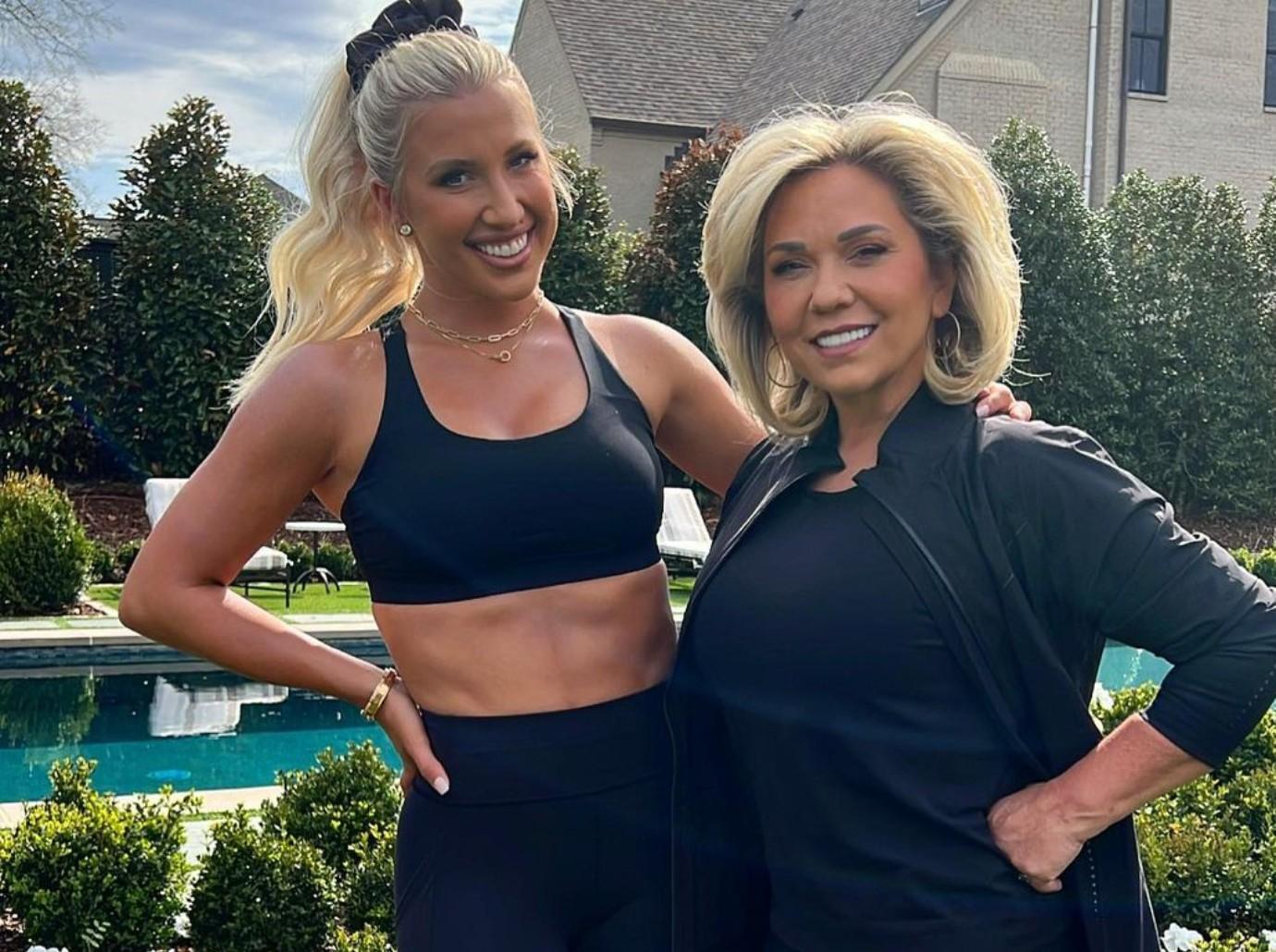 savannah chrisley mom julie