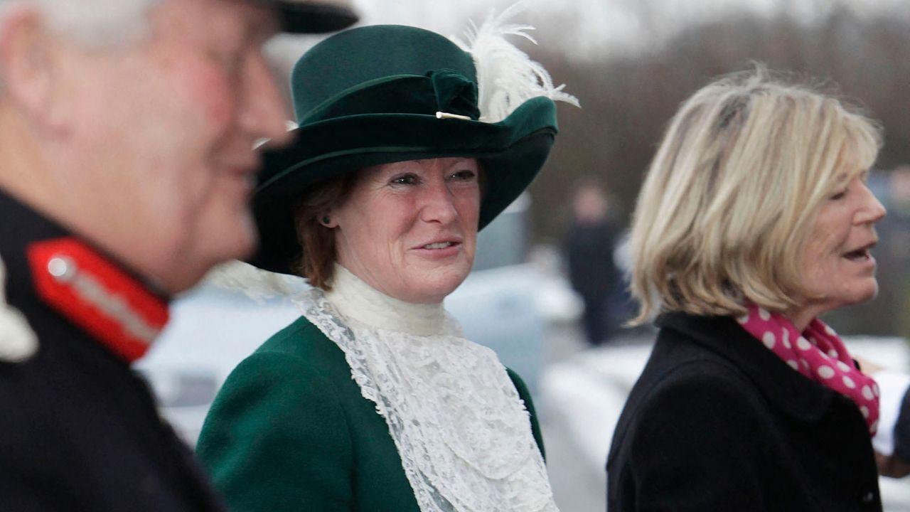 image of Hours after Diana's death, both sisters traveled to Paris with Charles to accompany her body back to Britain.